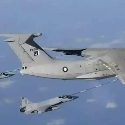 第三财经：巴空军“枭龙”跨境护航伊朗代表