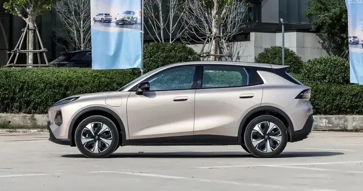 敦实前脸+硬派尾灯，长安启源Q05外观你打几分？