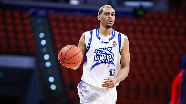 体育哲人：CBA：宁波队取消外援贝兹利的
