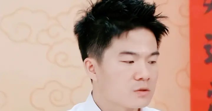 董宇辉遭遇回旋镖？或许是有人想要把董宇辉放在太阳底下烤