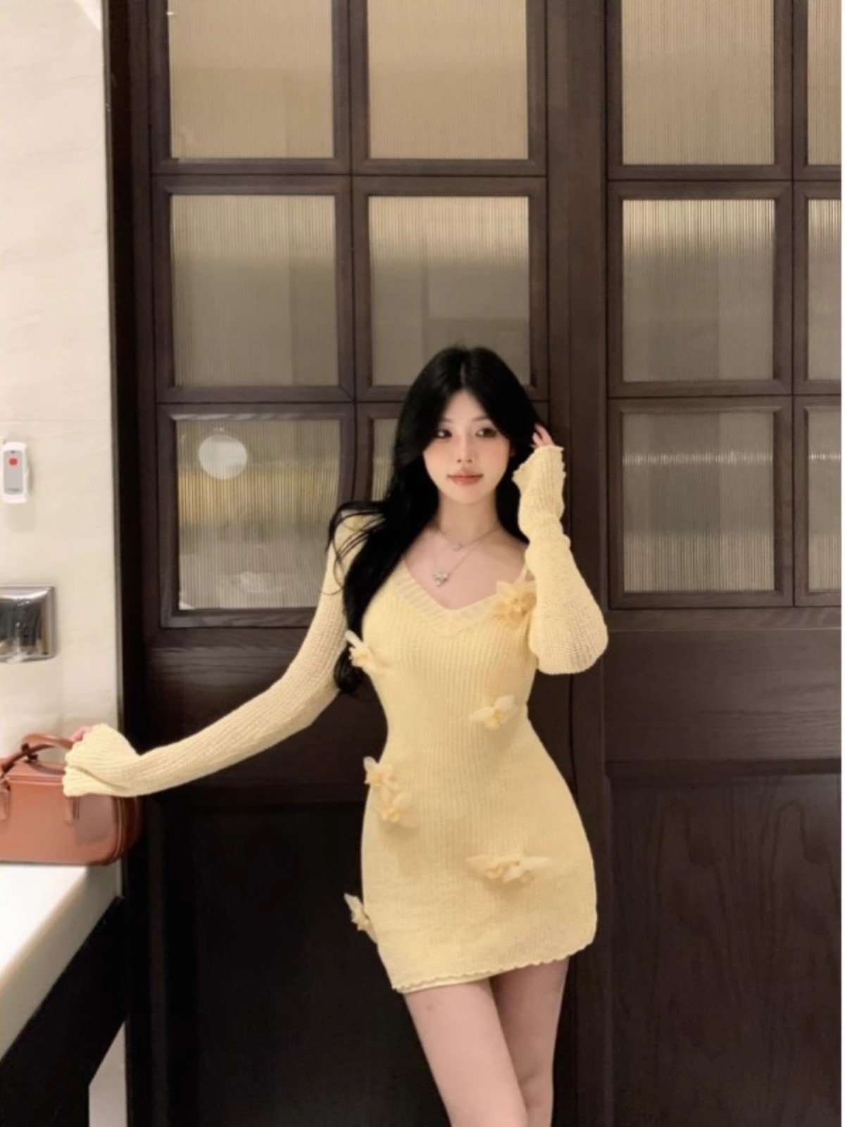 黄色花朵v领长袖针织连衣裙女秋季修身温柔