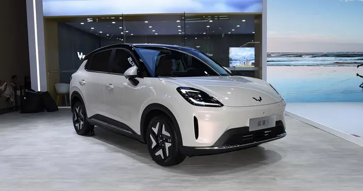 五菱缤果S又有新消息曝光，配置丰富豪华，预售价6.88万起