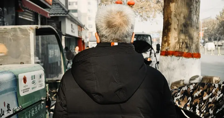 7旬老人感染艾滋！医生提醒：老人易感染主要是这3个原因