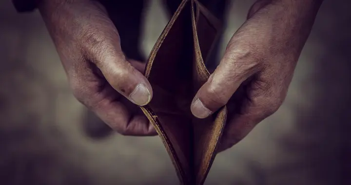 江景房变废品站，心穷比没钱更可怕