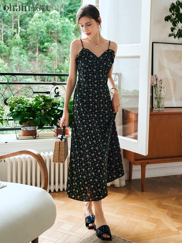 碎花法式时尚气质雪纺收腰a字吊带连衣裙