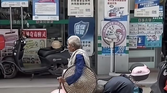 请叫我猴哥：在有的人眼里这是苦难 在有的