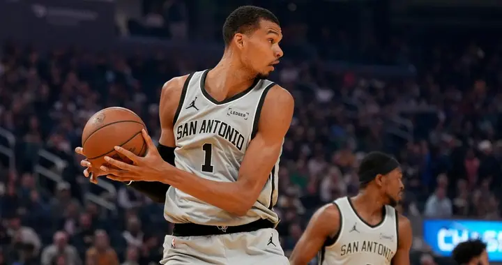 约基奇打成中锋首人仍无缘日最佳！抱歉，文班41+18创第一神迹