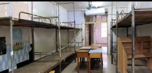 最破的大学宿舍，家长看了流泪！学生看了想复读！