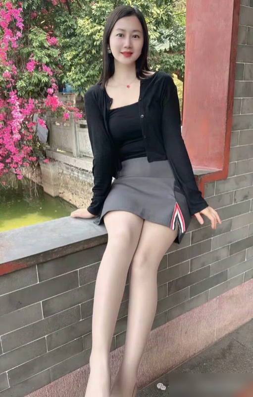 街头轻熟风：素人姐姐的优雅，凭什么圈粉全网？