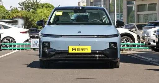 10万级纯电闭眼冲？零跑B01续航够用配置顶，用车省钱没对手