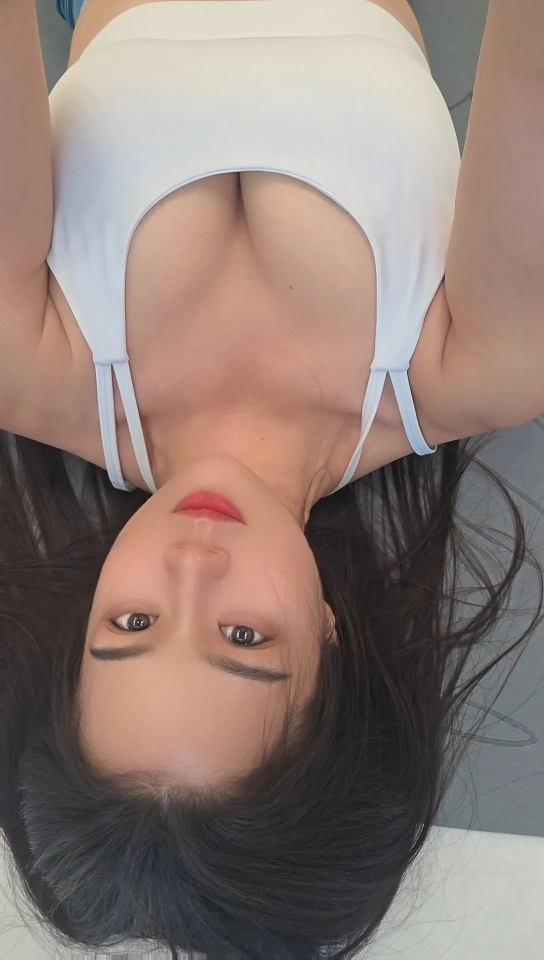 喂，你手机拿倒了