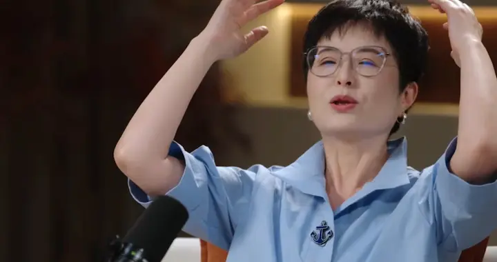 张泉灵情绪失控，自曝央视转岗真相，嫁给李铁不后悔，没法说谎