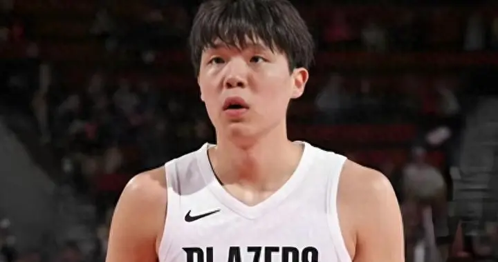 灰熊一战仅 4 分 16 秒出场，杨瀚森有合同，等待还有意义吗？
