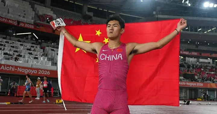 刘翔也没想到，退役11年后，输给日本8年的金牌竟被20岁小将夺回