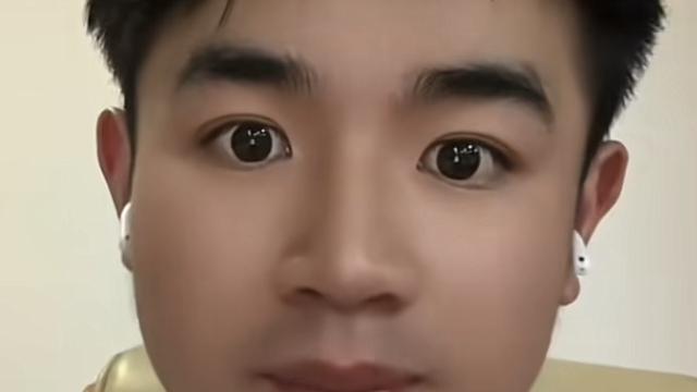 映衬社会的身影：路灯不亮，后续来了。现在