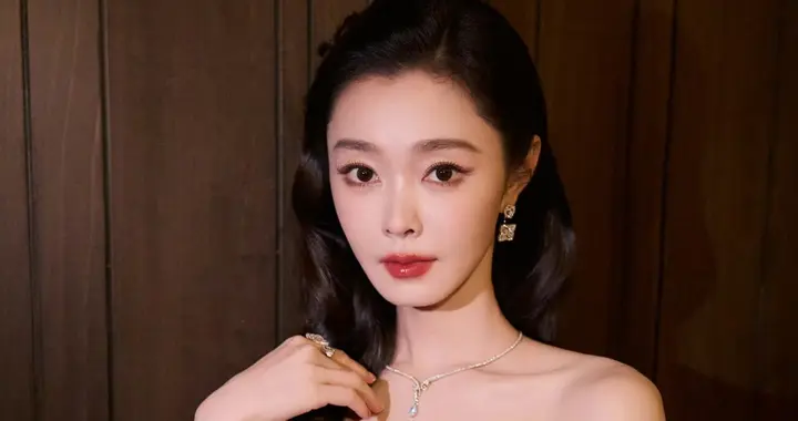 女星宋轶优雅写真：薄纱美人，梦幻摇曳！