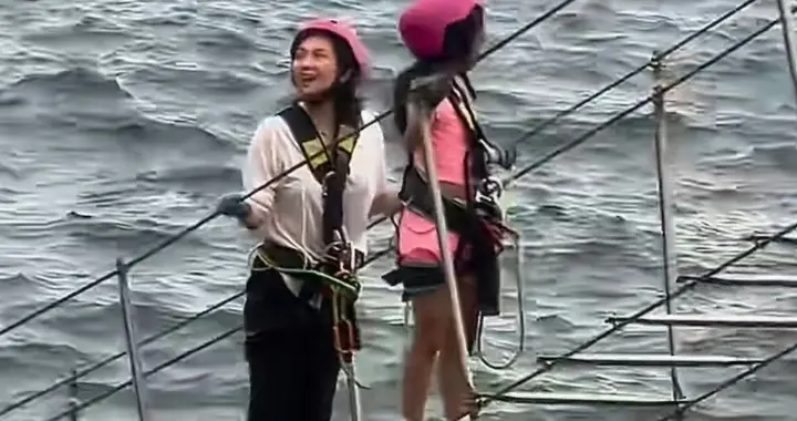 章子怡一家三亚度假，画面温馨有爱，与10岁女儿高空攀岩好大胆！