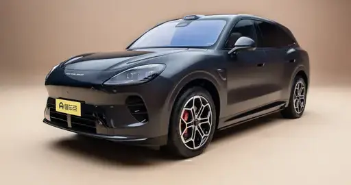 30万内实用SUV，大5座+空悬+CDC+激光雷达，还有一键变大床？