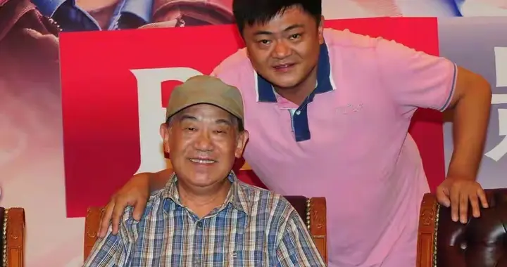 84岁高明近况：儿子高亮去世一年，儿媳已成他和妻子的晚年依靠