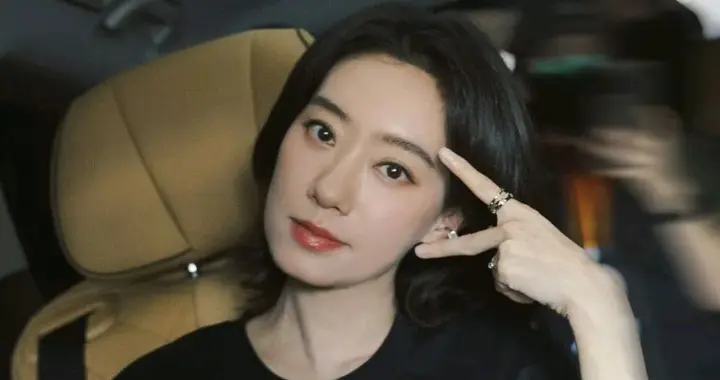 贾玲捧红她，周星驰看中她：张小斐不是攀高枝，而是活成了高枝