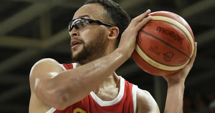 李凯尔官宣放弃中国国籍，男篮归化首试失败，几个现象早有预示