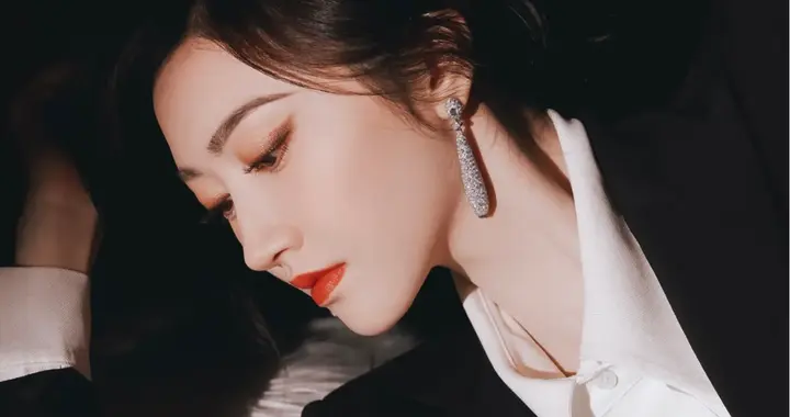 美女壁纸-第6613期-景甜