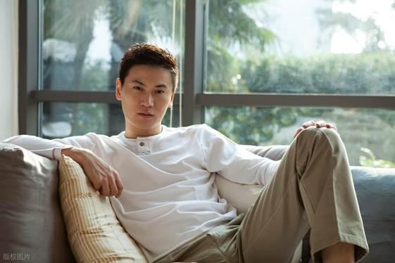 男友骗走我的钱后，和学妹在一起了