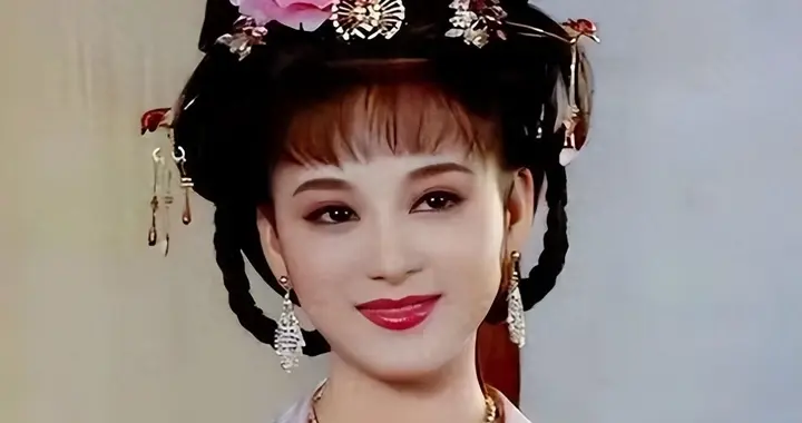 她美过刘晓庆，却选择下嫁给穷小伙，婚后毁容成面瘫，如今怎样了