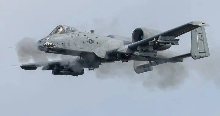 伊朗战争中表现出色，美军宣布A-10疣猪攻击机将延长服役至2030年