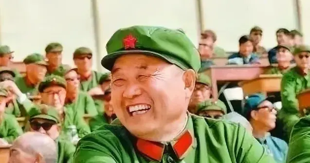 上甘岭指挥官隐瞒战功半辈子，儿子直到1999年才知道父亲是谁？