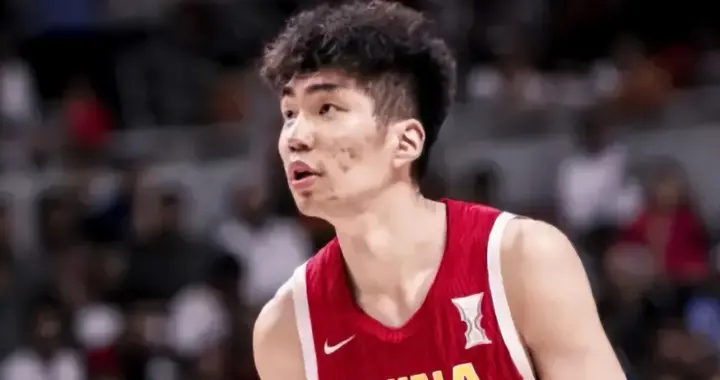 3万公里！男篮大个连夜飞日本，郭士强为啥非用他不可？