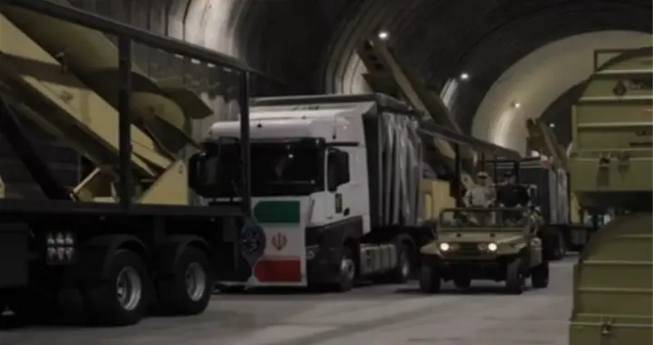 伊朗地下基地曝光！美终于意识到问题严重性，原来航母早已被锁定