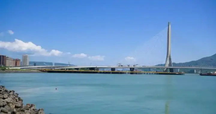 不顾岛内反对，台当局强制封桥，解放军致胜台海，两岸统一不可逆