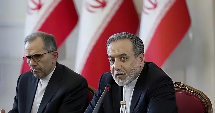 打了45天，伊朗终于发现，原来最大的敌人不是美以！