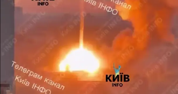 泽连斯基公开情报，俄军打榛树导弹提前告诉美国，这打得什么仗？