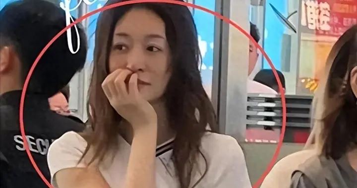 李小冉宣布离婚，5亿宠婚骗局曝光，11年丁克崩盘，郭京飞没说错