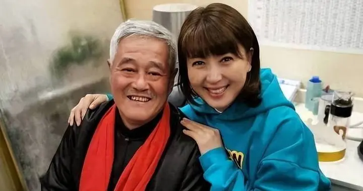 53岁晚节不保？踩着赵本山上位的闫学晶，终是为荒唐行径买了单