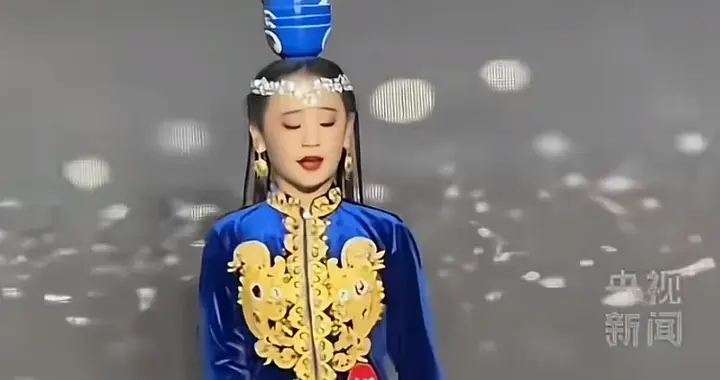 新疆10岁女孩舞台表演摔碎碗，评委一句话暖化全场