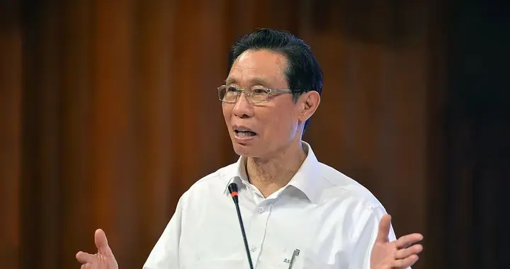 90岁钟南山公开长寿秘诀：从鬼门关闯过来，靠的全是这几件小事。