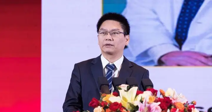 从武汉大学来的李红良，已去掉学术头衔，正式担任赣南医大副校长