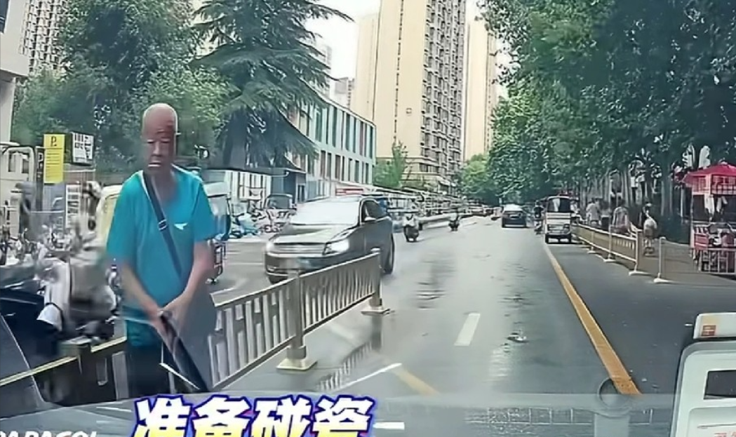 8 月 3 日山东一处沿街停车场，一段现场视频刷遍各大社交平台，画面又...
