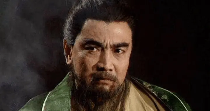 曹操一生没有篡汉称帝，为什么那么多人骂他奸臣？其实错的离谱！