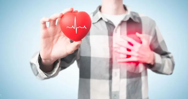 血管堵没堵，脊柱不会说谎！一旦出现这 3 个症状，该去检查了！