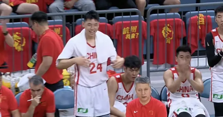 男篮热身赛力克澳大利亚，一战看清五个人，后场需要庞峥麟的速度