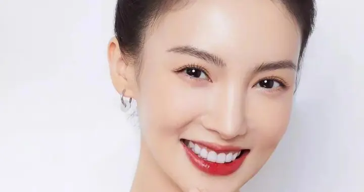 仔细看！金晨的星途，一定会凉吗？答案藏在4个细节里