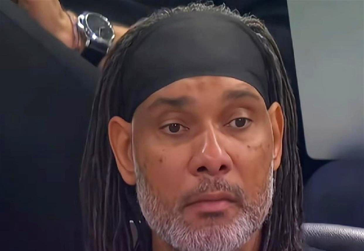 戈贝尔粗暴犯规文班亚马险毁马刺前途！波波维奇愤怒警告全联盟：敢碰他试试...
