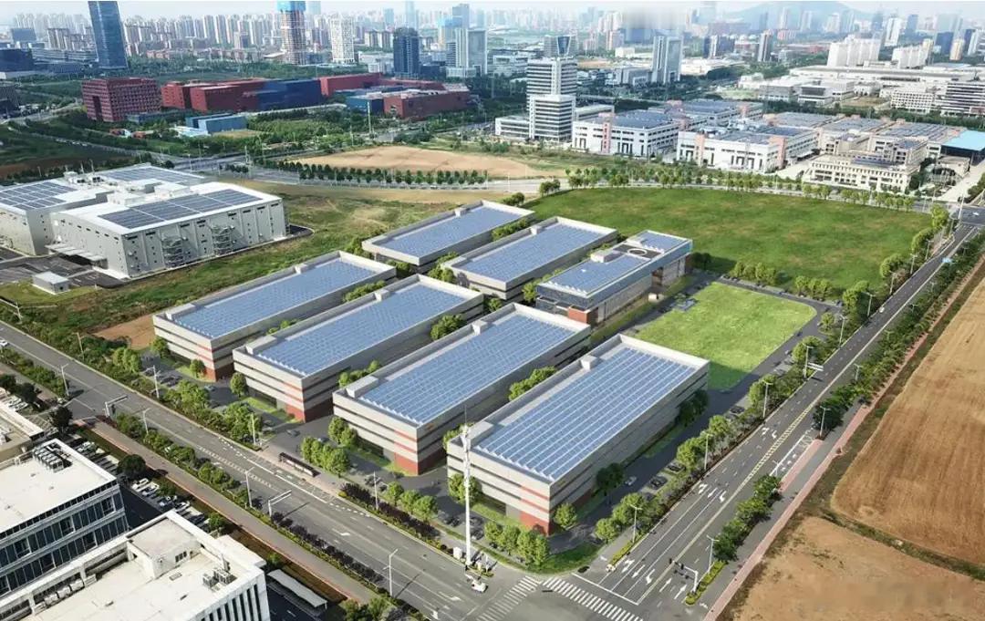 大企业扎堆落户，产业全面升级。今年刚过4个月，合肥就迎来企业落地潮...