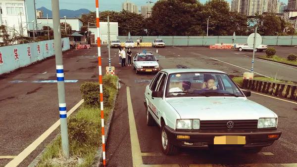 君宝聊车：我记得我们当年考驾照的时候