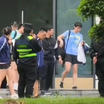 晓文识趣：成都国乒训练基地，王曼昱与队友