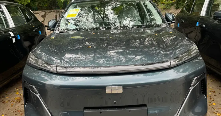 换装更强电机！新款吉利银河星舰7实拍，纯电续航达200km，能火？